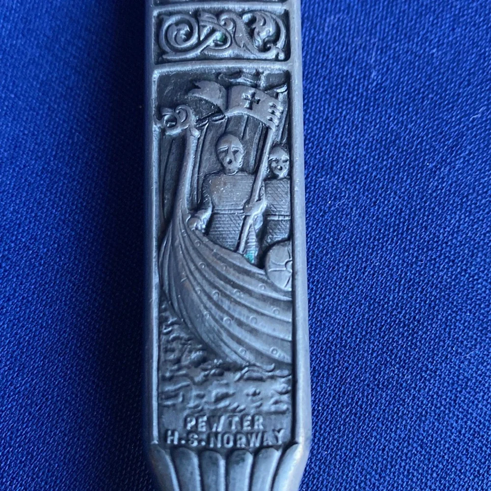 VTG Large Norwegian H.S. Konge Tinn Pewter Salad Servers